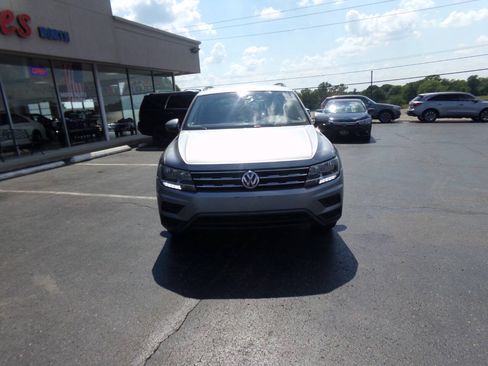 Used 2021 Volkswagen Tiguan SE AWD/4WD image 4