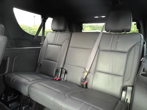 Used 2023 Chevrolet Suburban RST w/ Luxury Package AWD/4WD image 18