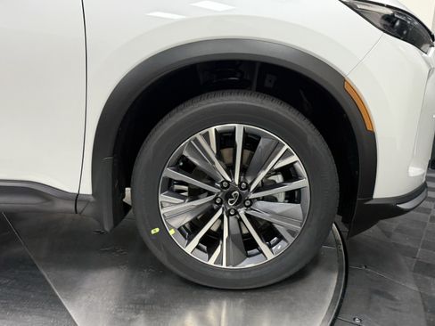 Certified 2027 INFINITI QX60 Luxe w/ Cargo Package FWD image 9