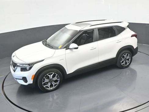 Used 2021 Kia Seltos EX image 46