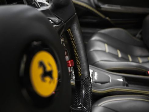 Used 2010 Ferrari 458 Italia Coupe RWD image 56