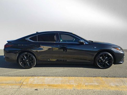 Used 2025 Lexus ES 350 w/ Premium Package image 2