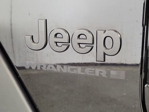 Used 2025 Jeep Wrangler Unlimited Sport AWD/4WD image 9