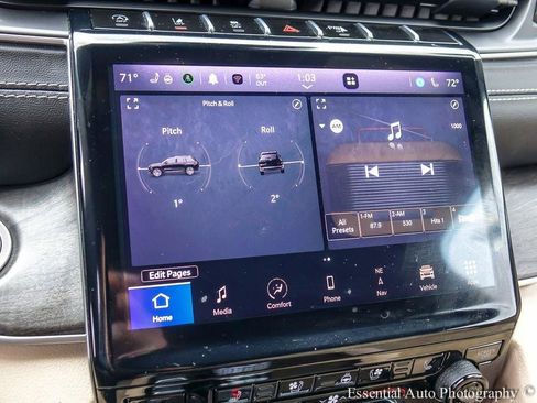 Used 2023 Jeep Grand Cherokee Limited w/ Luxury Tech Group II image 14