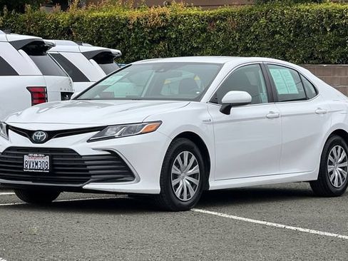 Used 2021 Toyota Camry LE FWD image 10