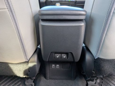 Used 2025 Toyota Prius Limited w/ Limited Premium Package image 7