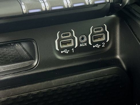 Used 2024 RAM 1500 Big Horn AWD/4WD image 32