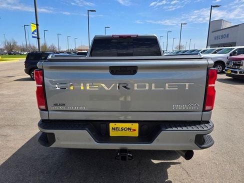Used 2025 Chevrolet Silverado 2500 High Country w/ Technology Package AWD/4WD image 13