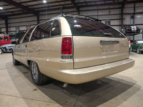 Used 1996 Chevrolet Caprice Classic image 6