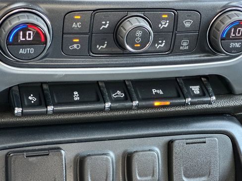 Used 2018 GMC Sierra 3500 SLT w/ Duramax Plus Package image 21