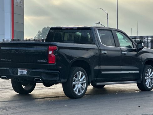 Used 2023 Chevrolet Silverado 1500 High Country w/ High Country Premium Package image 4