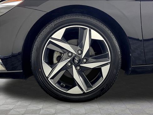 Used 2022 Hyundai Elantra Limited FWD image 33