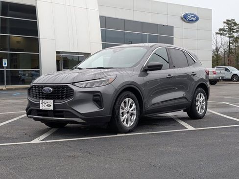 Certified 2023 Ford Escape Active w/ Cold Weather Package image 1