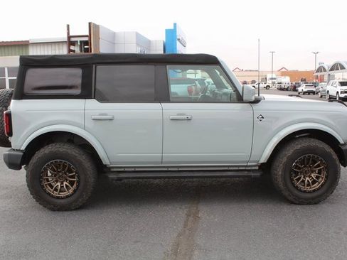 Used 2022 Ford Bronco Outer Banks image 2