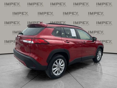 Used 2023 Toyota Corolla Cross LE FWD image 5