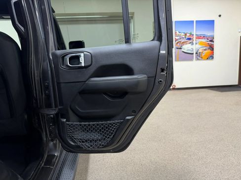 Used 2020 Jeep Wrangler Unlimited Sahara w/ Uconnect 4C Nav & Sound Group AWD/4WD image 27