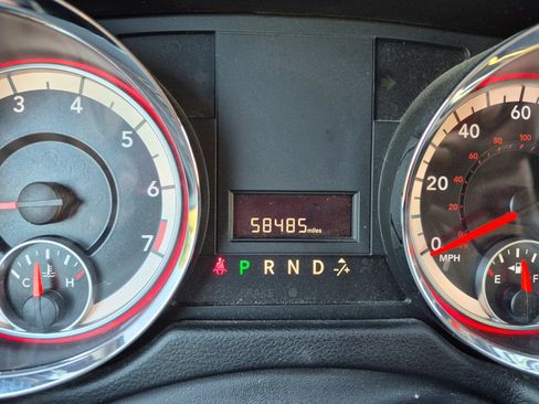 Used 2016 Dodge Grand Caravan SXT FWD image 23