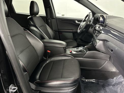 Used 2025 Ford Escape ST-Line FWD image 16
