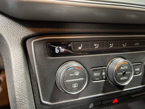 Used 2019 Volkswagen Atlas SE FWD image 28