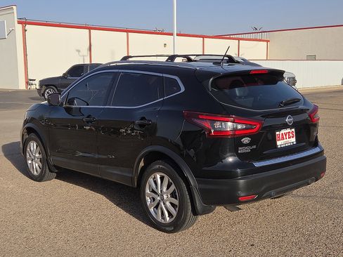 Used 2020 Nissan Rogue Sport SV w/ Technology Package image 3