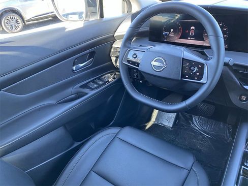 Certified 2025 Nissan Murano SV image 16