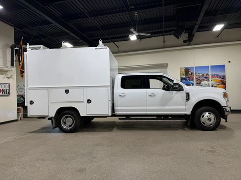 Used 2020 Ford F350 4x4 Crew Cab DRW Super Duty image 4