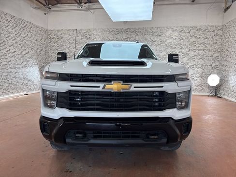 Used 2024 Chevrolet Silverado 2500 Custom w/ Custom Value Package AWD/4WD image 2