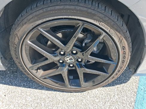 Used 2025 Honda Civic Sport image 13