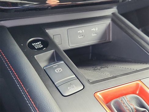 New 2025 Nissan Kicks SR image 10