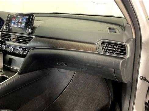 Used 2018 Honda Accord Touring image 22
