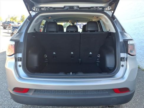 Used 2019 Jeep Compass Limited image 9