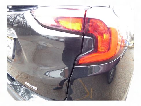 Used 2020 GMC Terrain SLE image 25