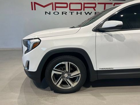 Used 2019 GMC Terrain SLT w/ Preferred Package FWD image 3