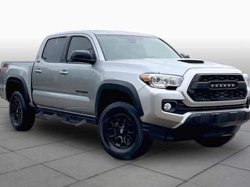 Used 2023 Toyota Tacoma SR5 RWD image 3