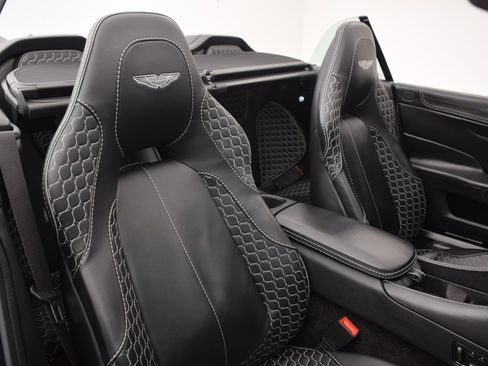 Used 2014 Aston Martin Vanquish Volante image 19