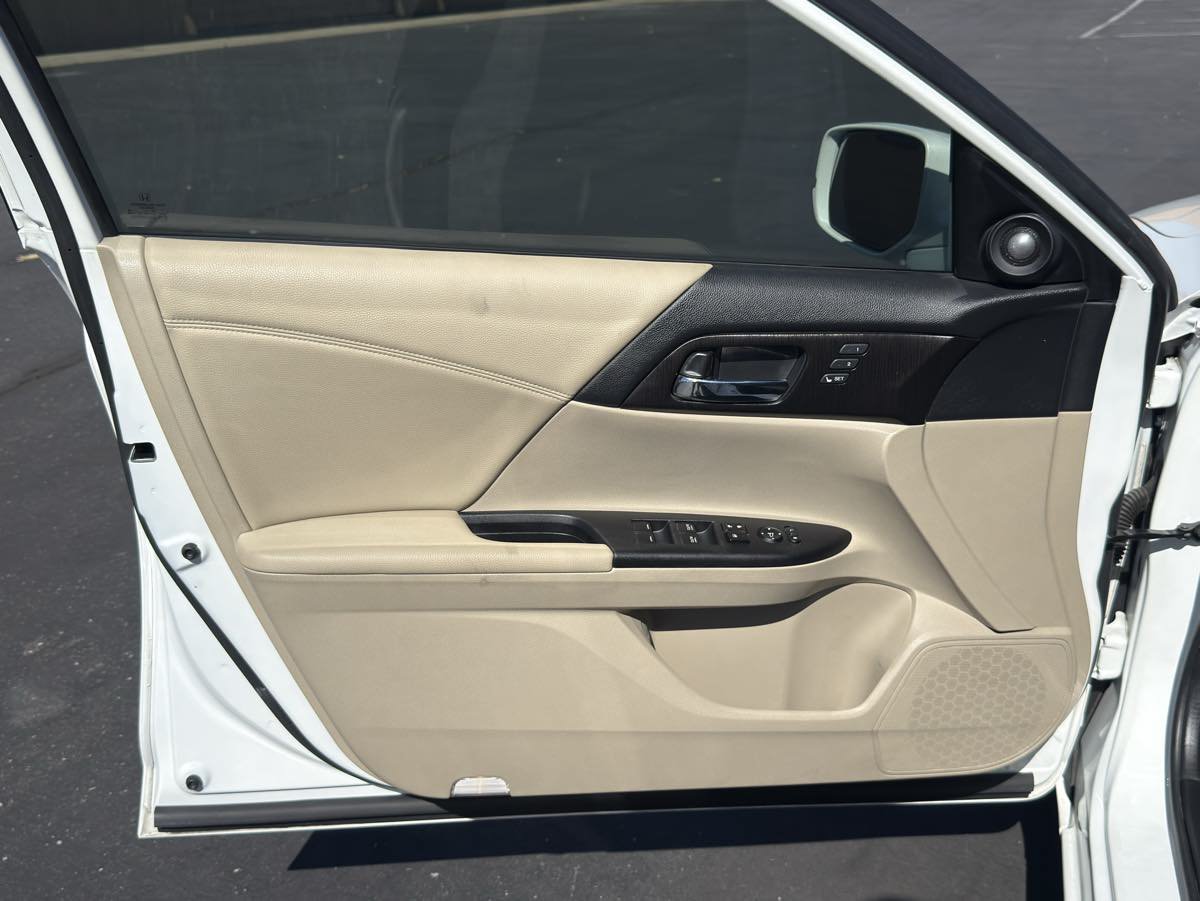 Used 2015 Honda Accord EX-L image 12