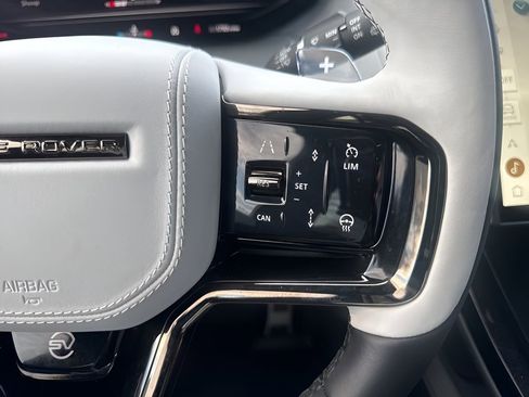Used 2025 Land Rover Range Rover Sport SV Edition Two image 17