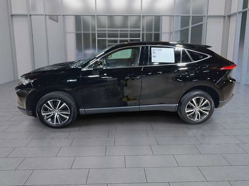 Used 2021 Toyota Venza LE AWD/4WD image 5
