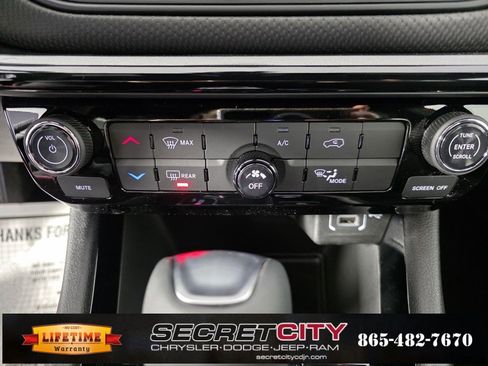 New 2026 Jeep Compass Latitude image 23