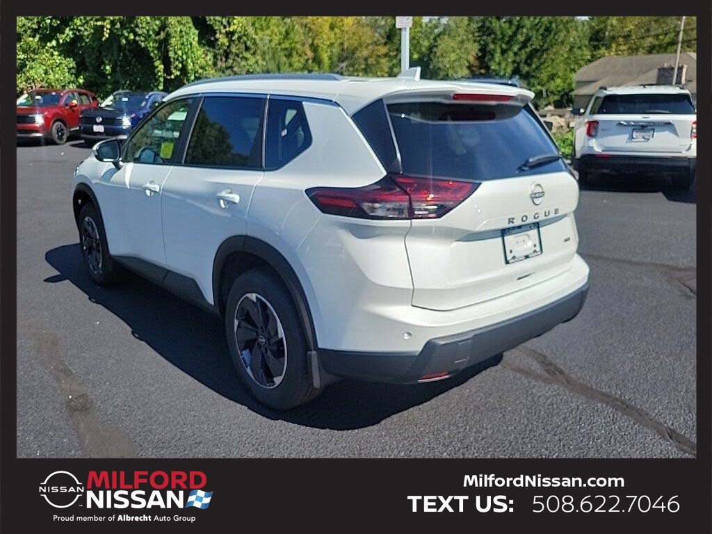 Used 2026 Nissan Rogue SV w/ SV Premium Package AWD/4WD image 2
