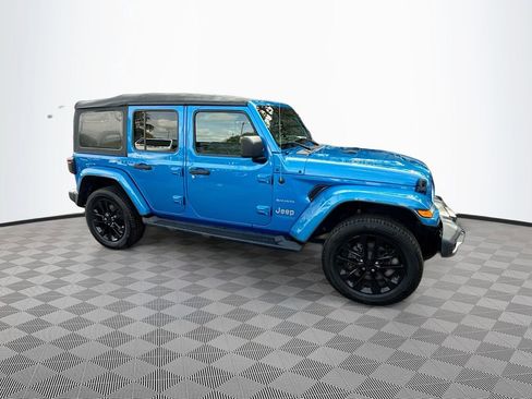 Used 2021 Jeep Wrangler Unlimited Sahara w/ Cold Weather Group AWD/4WD image 5