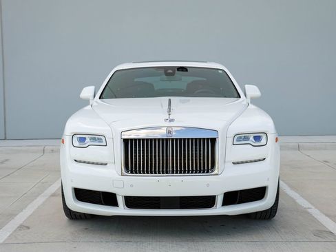 Used 2019 Rolls-Royce Ghost RWD image 3