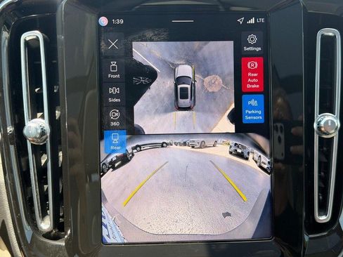 Certified 2026 Volvo XC40 B5 Plus AWD/4WD image 21