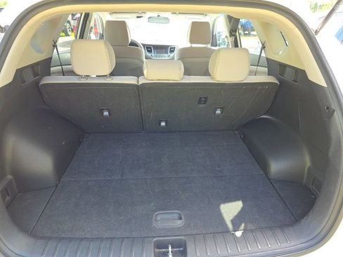 Used 2018 Hyundai Tucson SE image 14