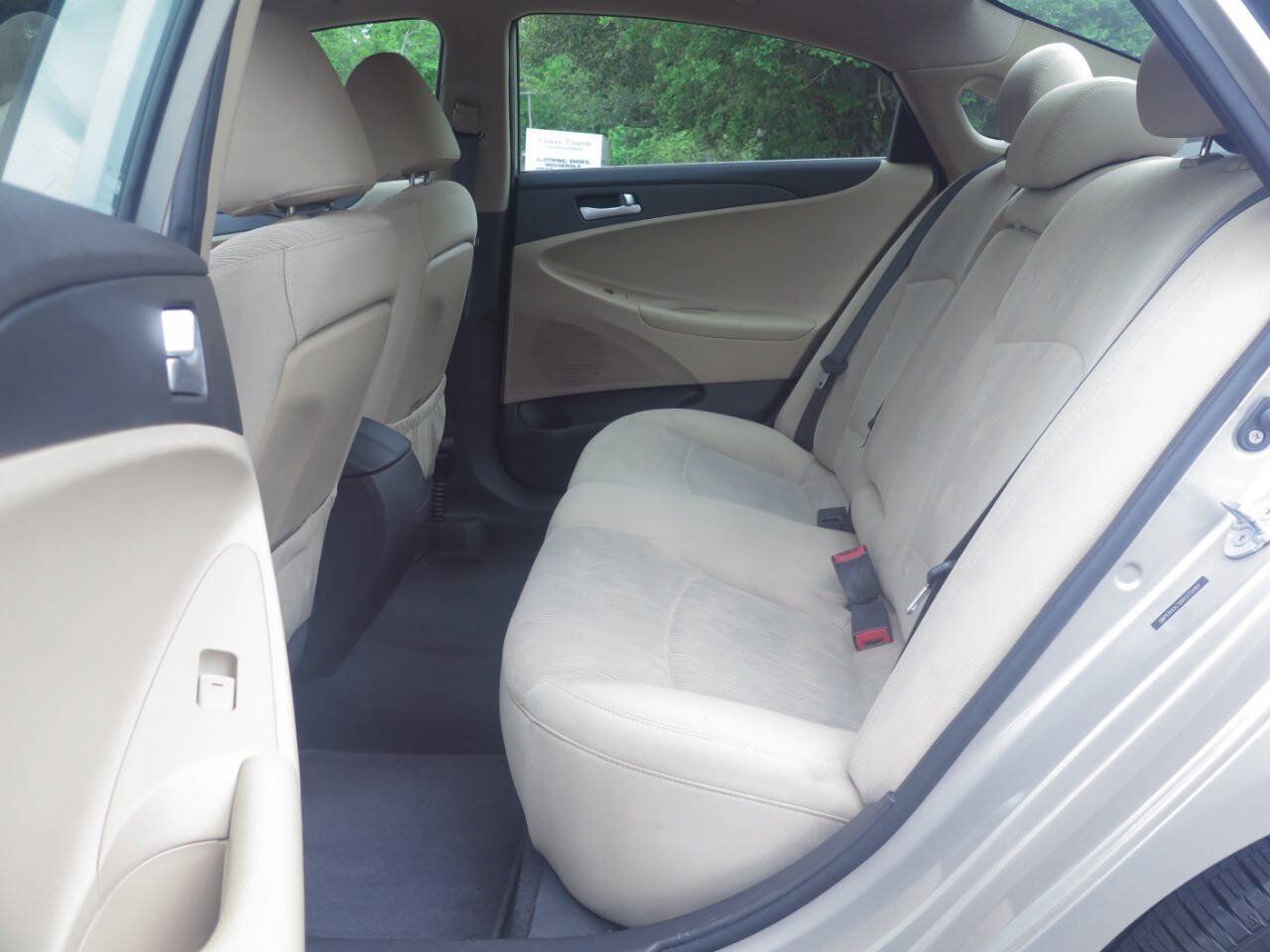 Used 2011 Hyundai Sonata GLS FWD image 12