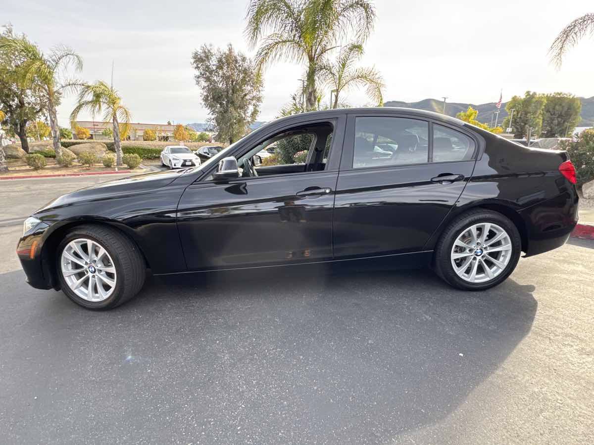Used 2018 BMW 320i Sedan RWD image 15