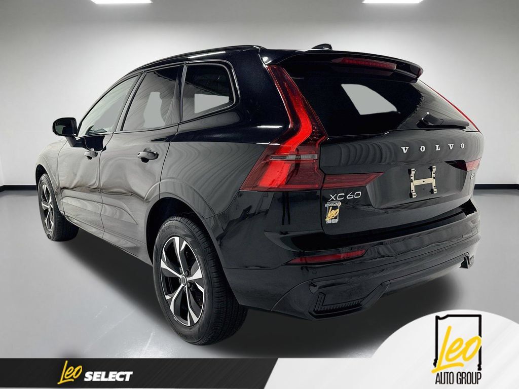 Used 2026 Volvo XC60 B5 Core AWD/4WD image 9