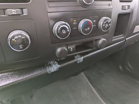 Used 2013 Chevrolet Silverado 1500 LT image 24