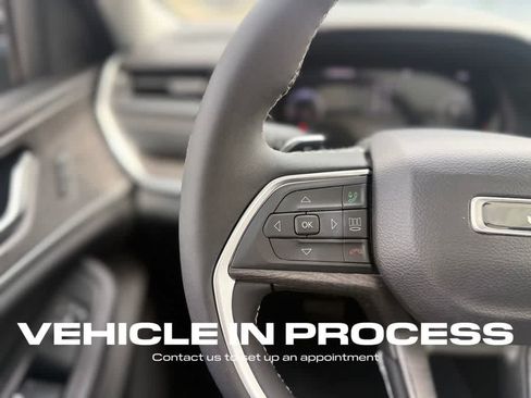 Used 2023 Jeep Grand Cherokee Limited w/ Trailer Tow Prep Group (B) AWD/4WD image 10