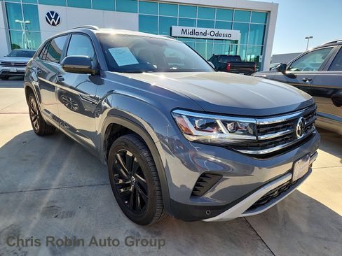 Used 2022 Volkswagen Atlas Cross Sport SE w/ Black Wheel Package image 1